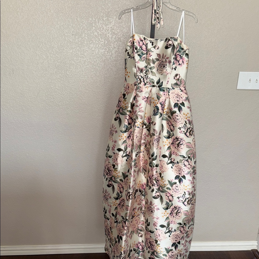 Windsor Elegant Floral Formal Dress with Pockets!